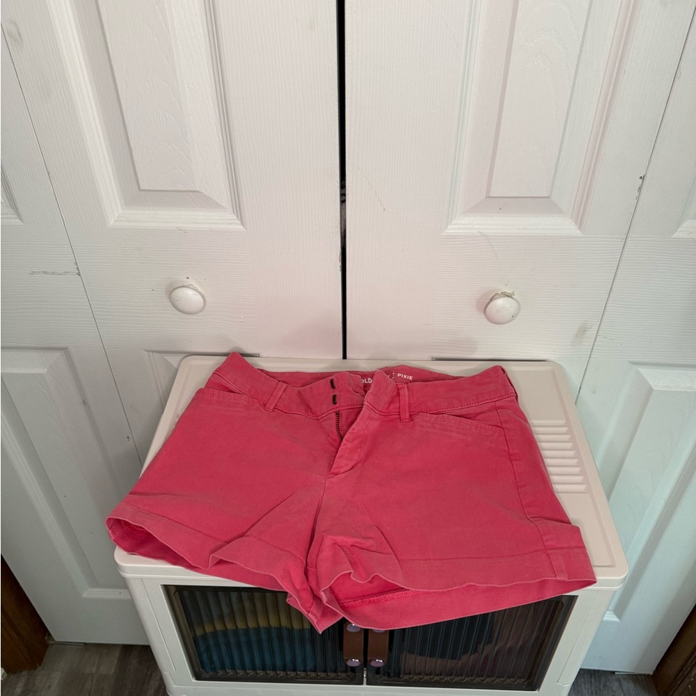Old Navy Pixue shirts 3 inch‎ Women's Pink Shorts